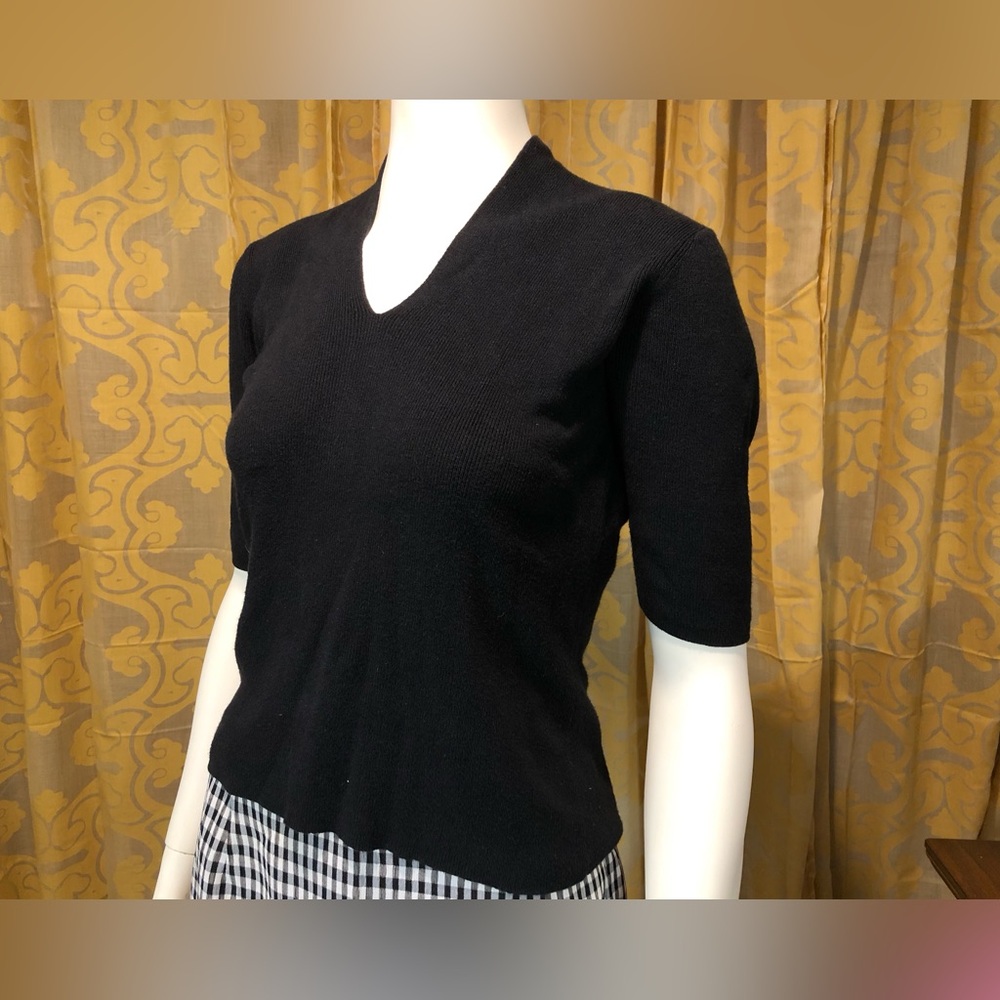 Valerie Stevens Black V-Neck Short Sleeve Sweater Top